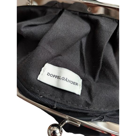 Doppelganger Italy Oversized Black Kiss Lock Top Handle Bag - Picture 8 of 9